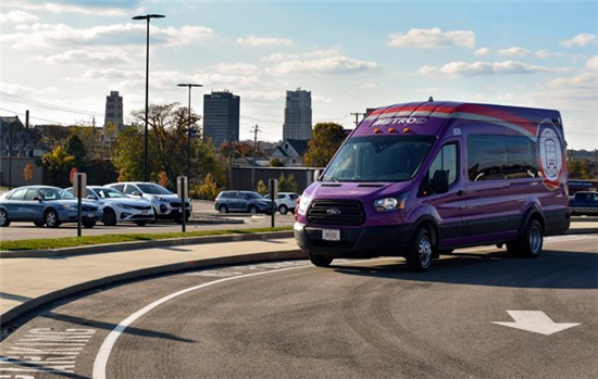 METRO Select bus in a parking lot